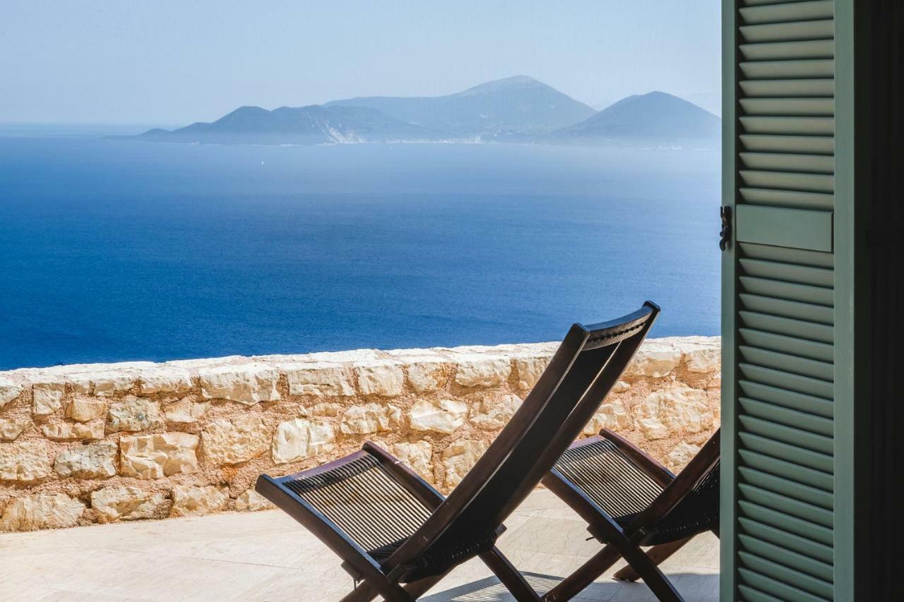 Urania Luxury