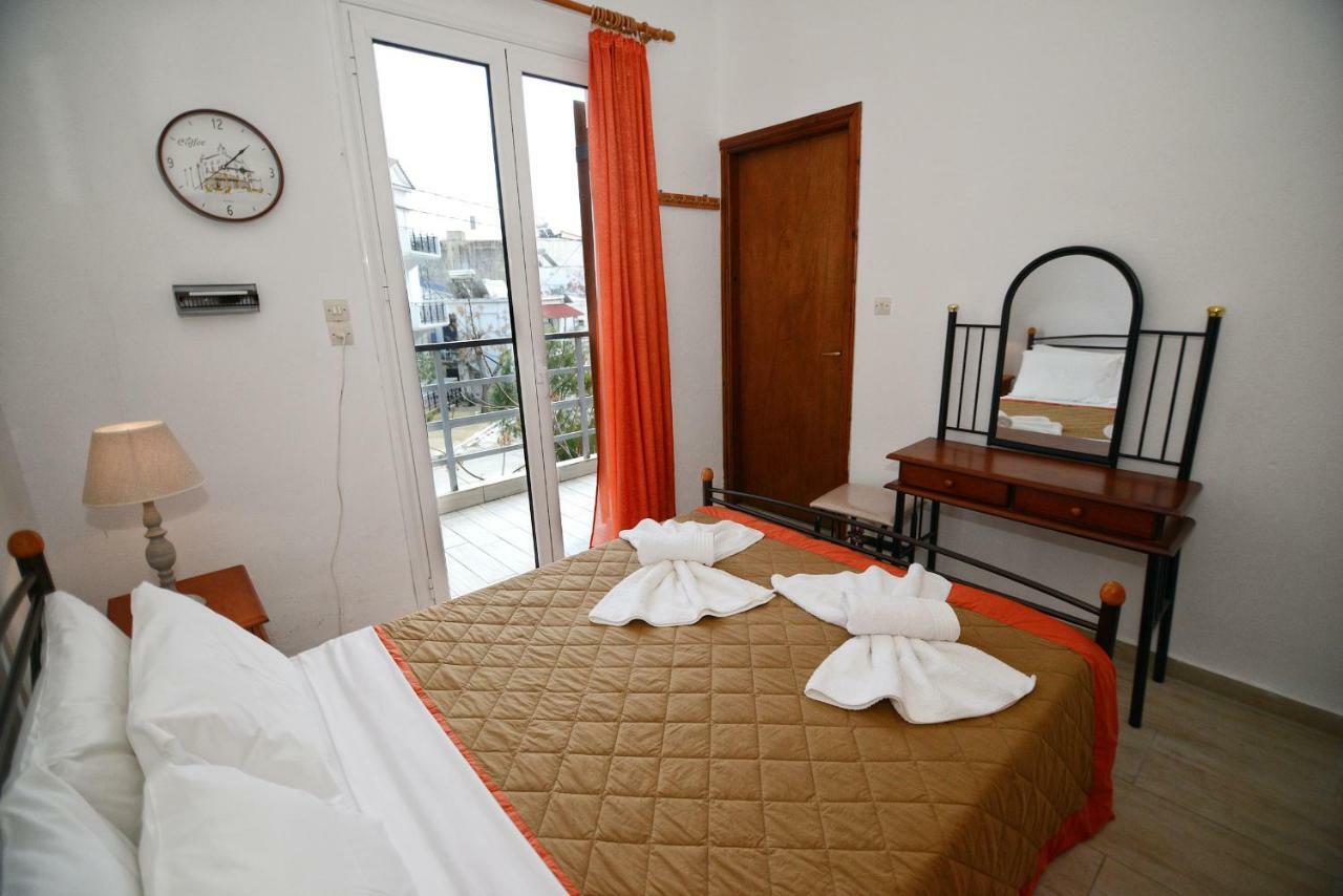 Guest house To Gefyraki