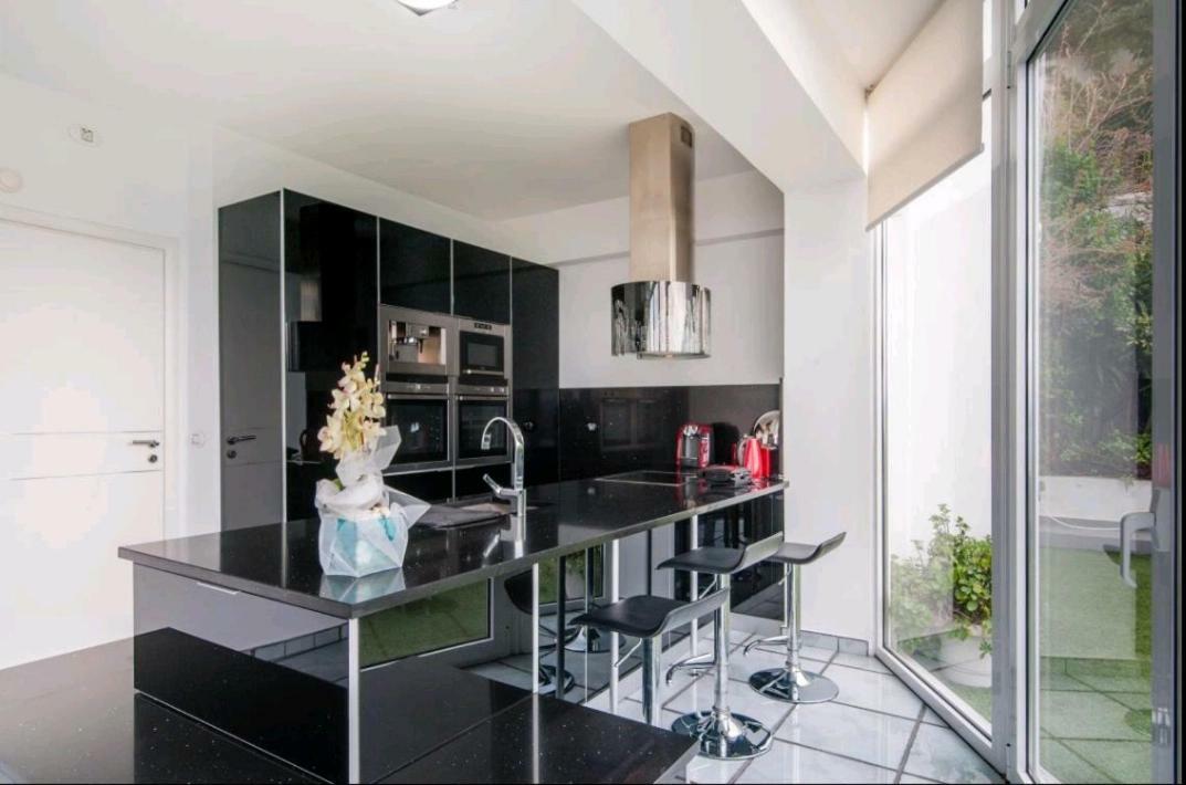 Coral Apartment *