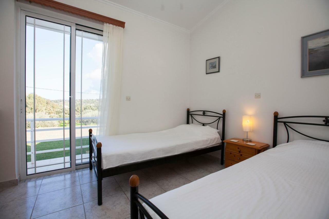 The Olive Grove Private Pool With Star Links Wifi Villa *