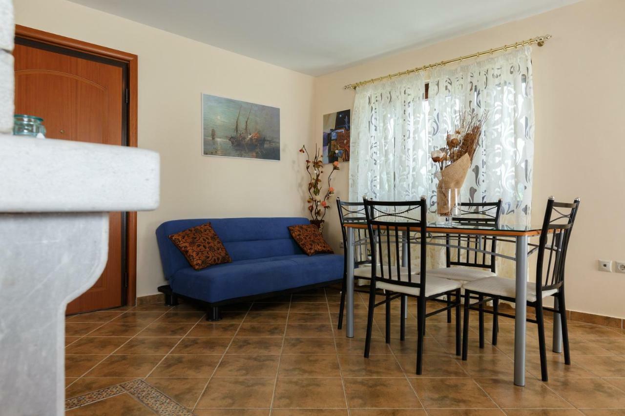 Glyfada || Holiday home *