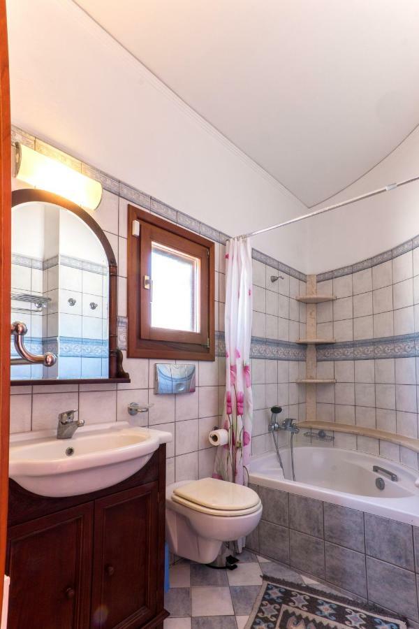Pylona Country house