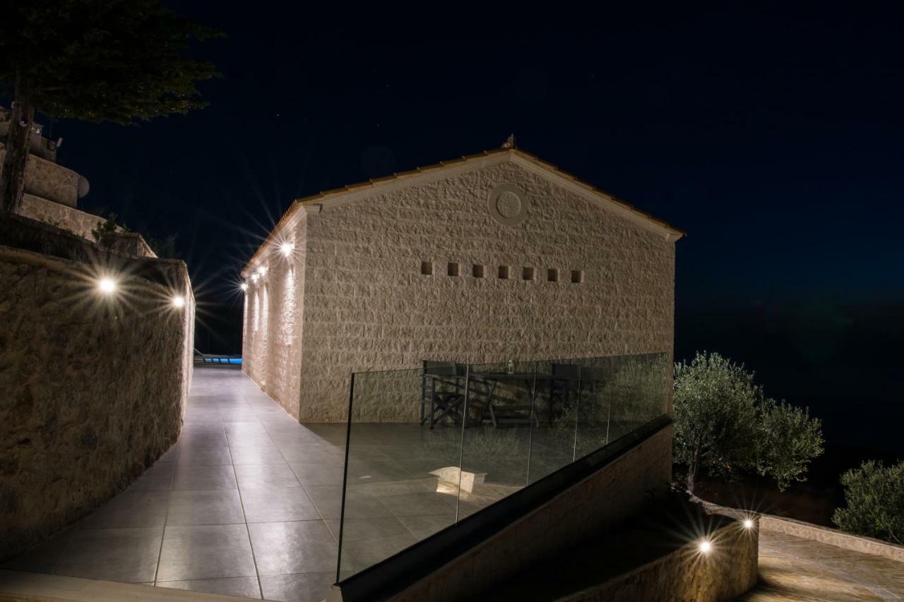Kampaki Stone Villa