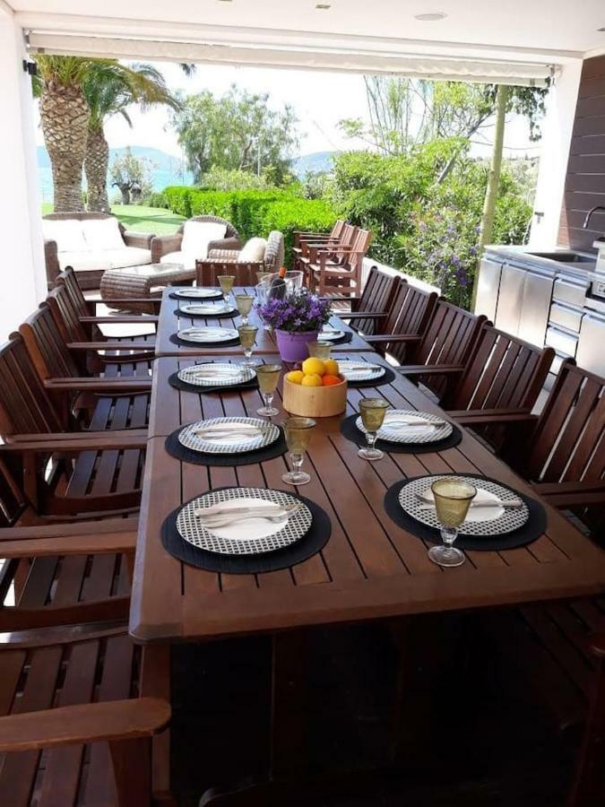 Leblanc Luxurious Beachfront Villa, Gcollectiongr Villa