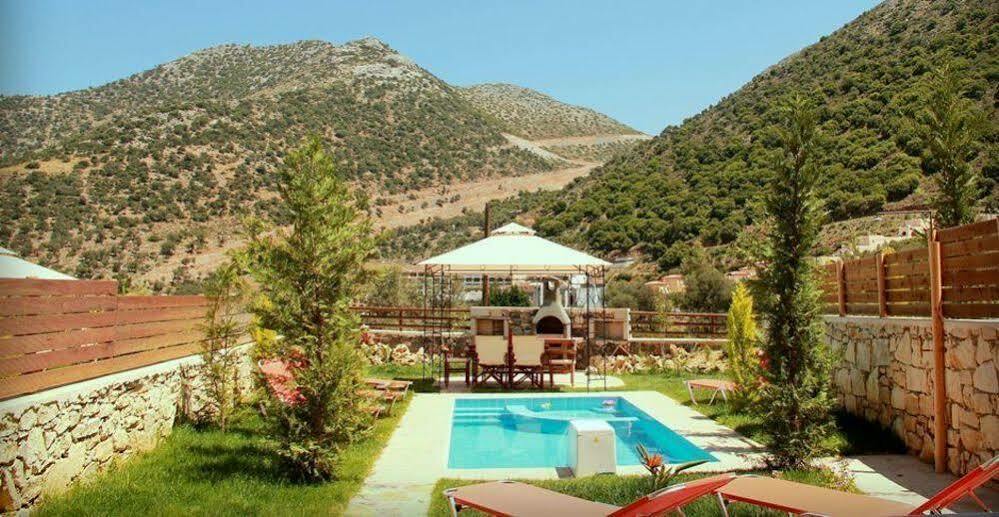 Uphoria Resort Villas 3*