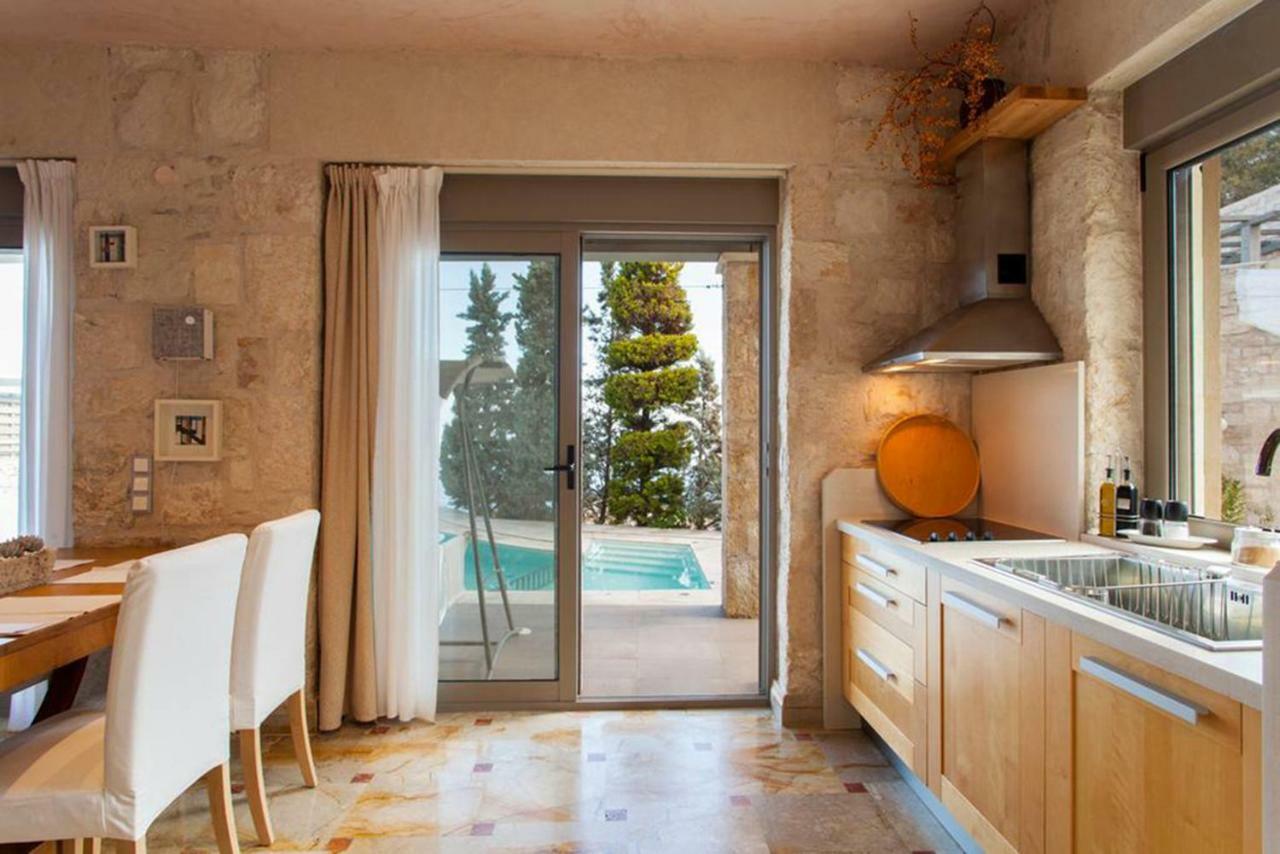 Thomais - 2 With A Pool And Sea View Villa