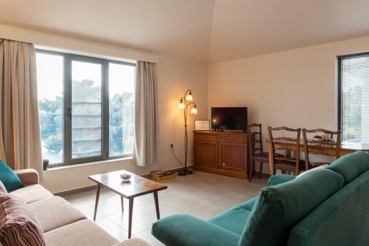 Apartment Chroma *