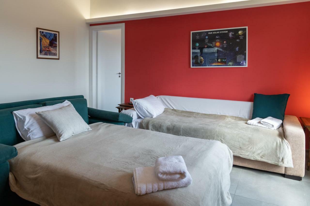 Chroma Apartment