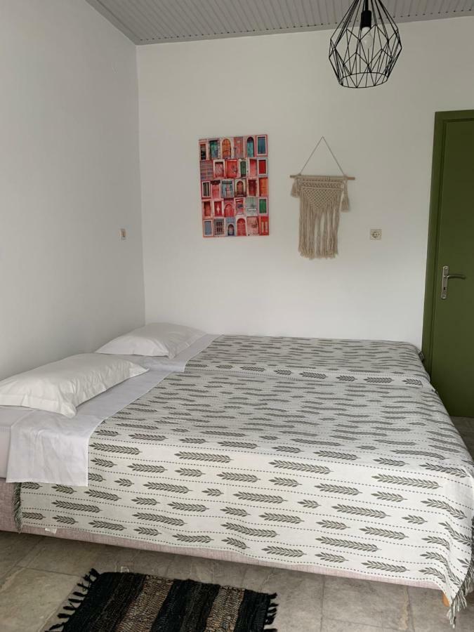 Anastasios Olive Garden Apartment