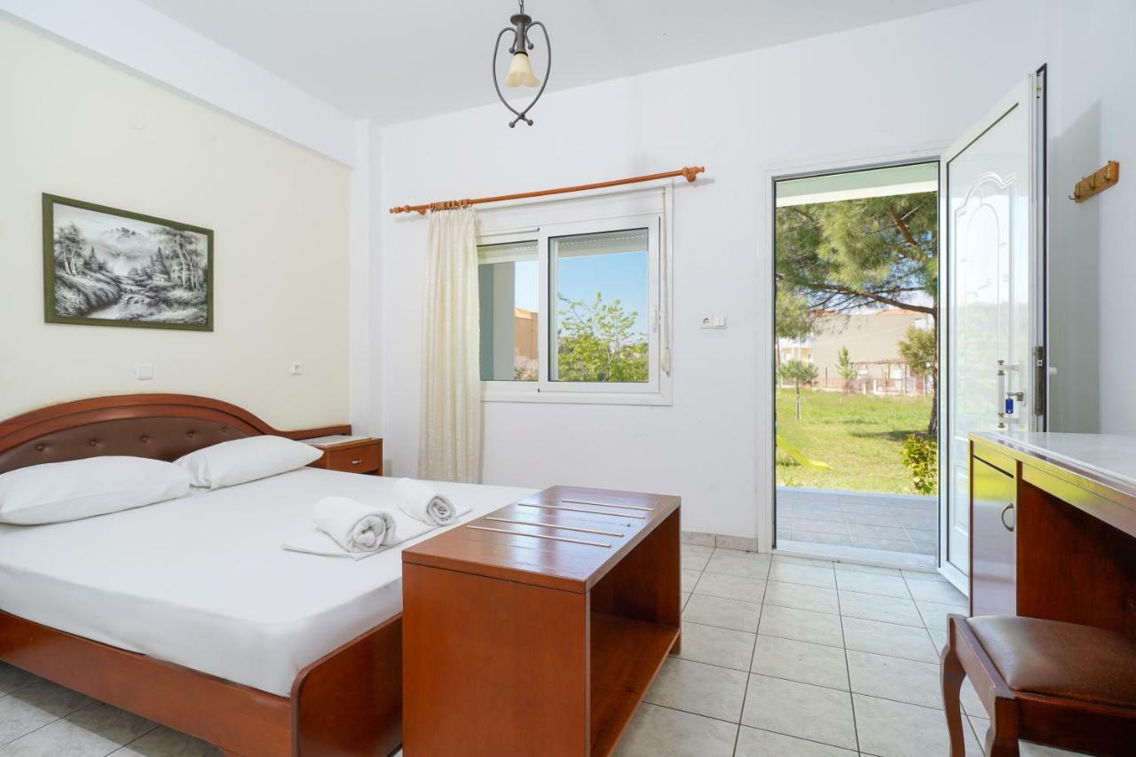 Lakis Apartment *