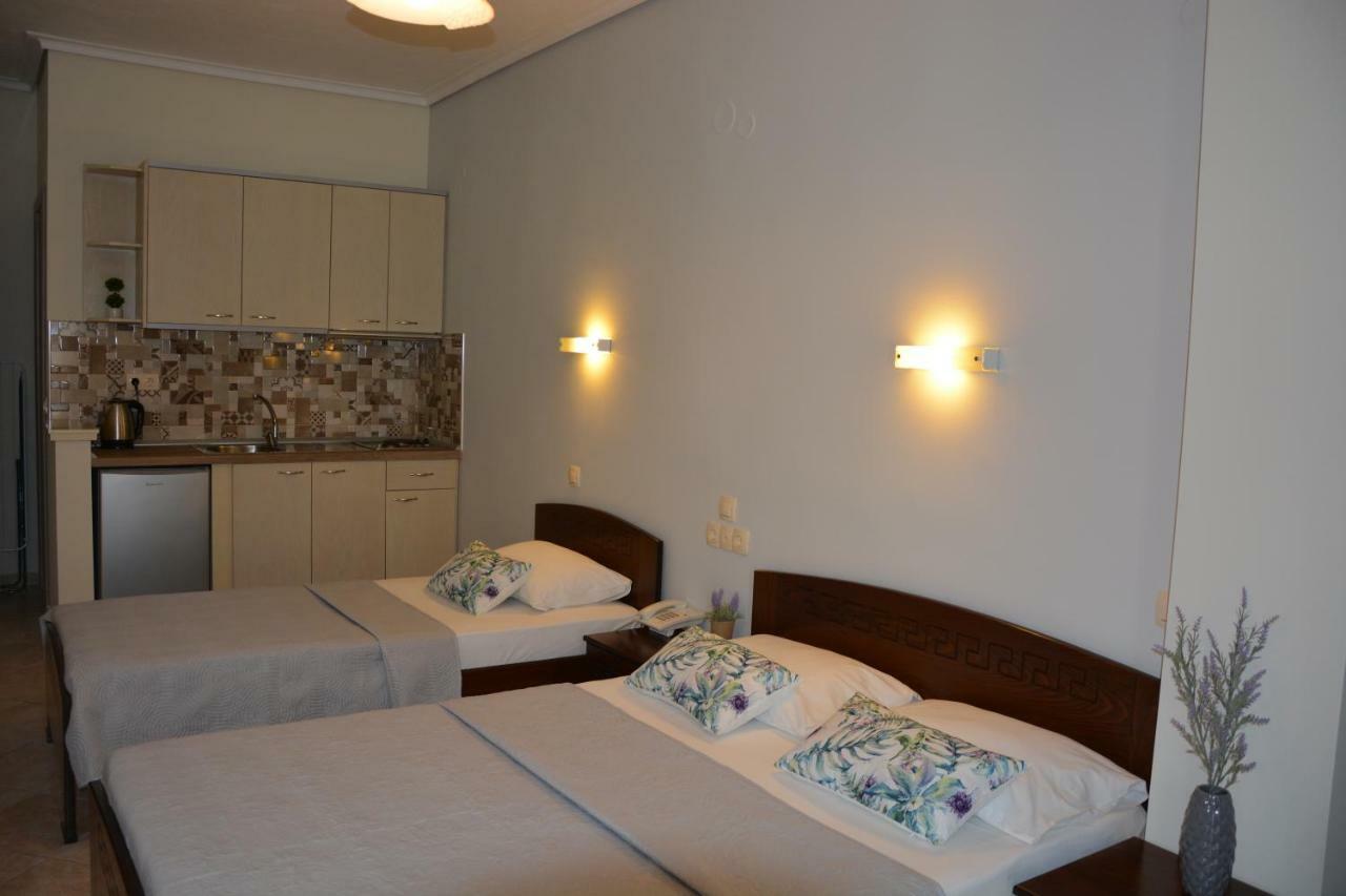 Achillion * Paralia Katerinis