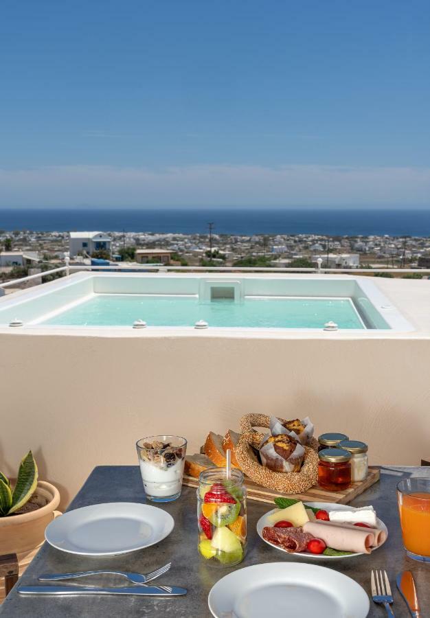 Nalas Emporio (Santorini)
