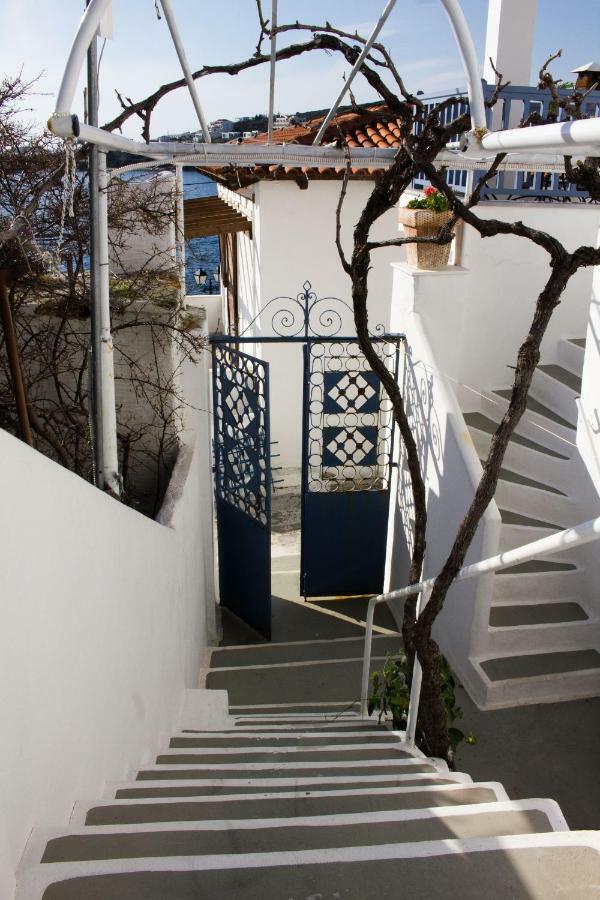 Blue Island Apartment Batsi (Andros)
