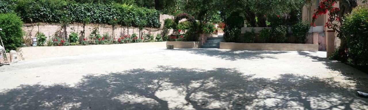 Apostolos & Eleni Family Perama (Corfu)