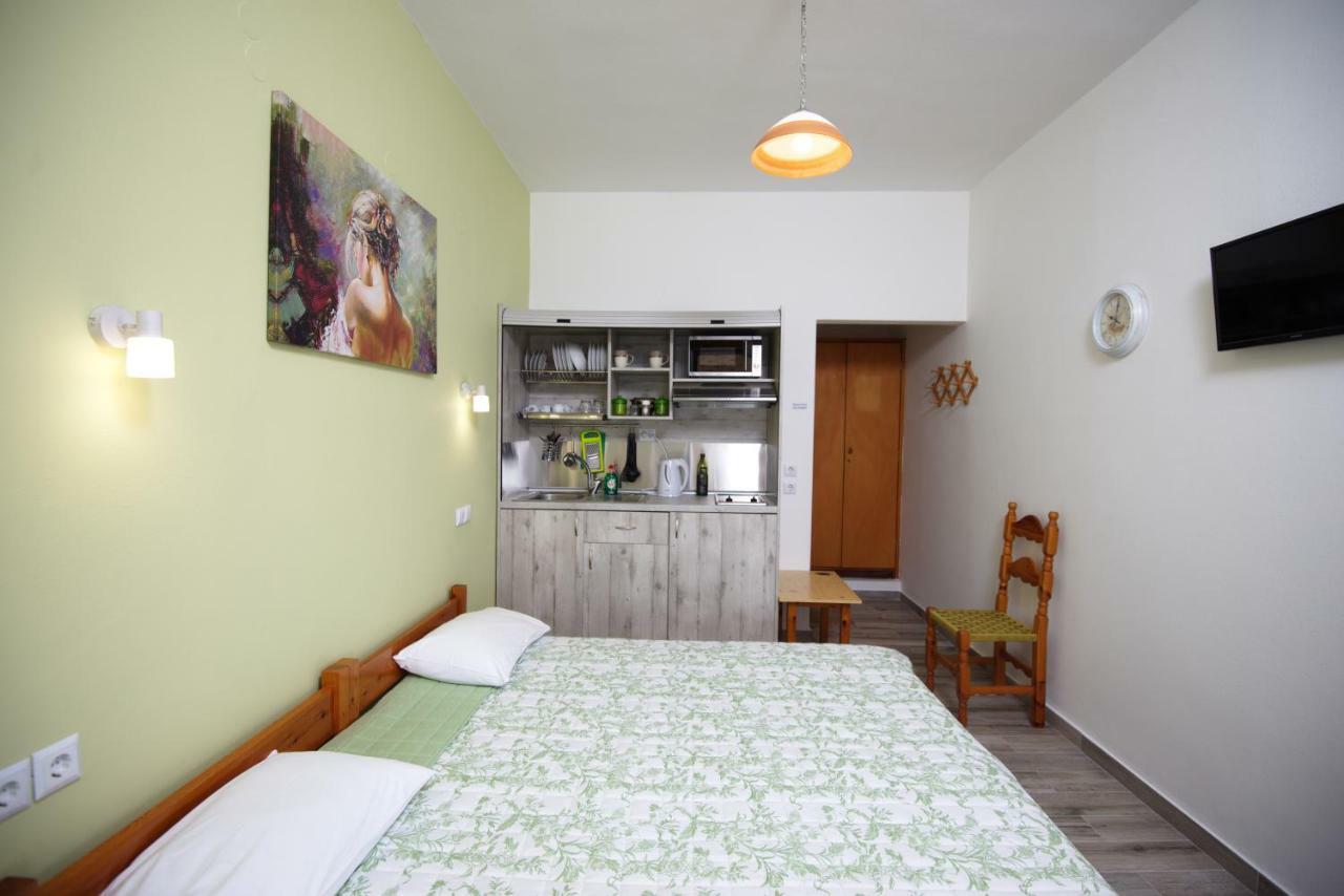 Guest house αlexandros *