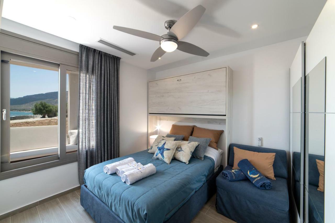 Moonlight Seafront Apartment