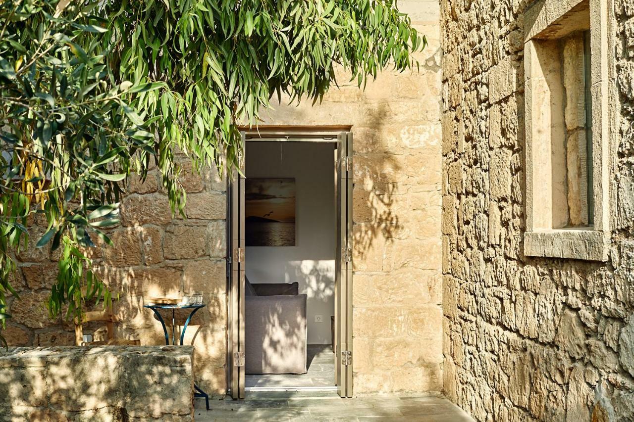 Nikolaou Art Aegina