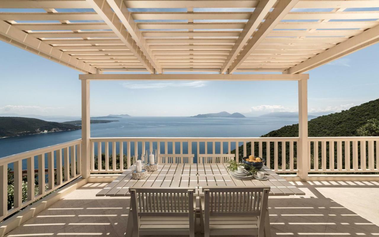 Urania Luxury