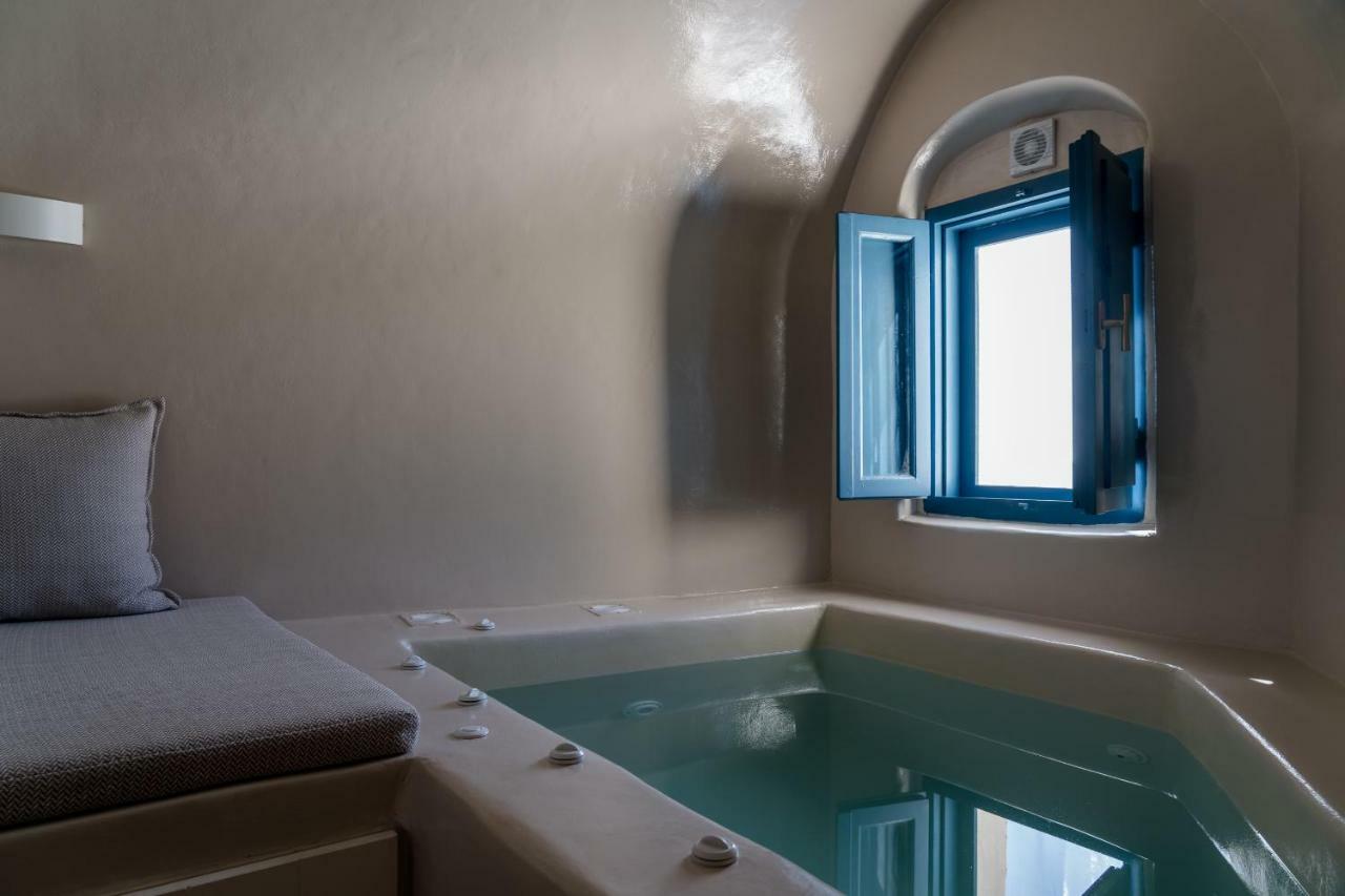 Nalas Emporio (Santorini)