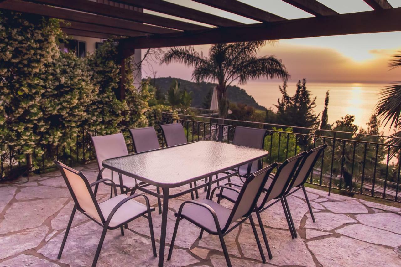 Niriis Villa