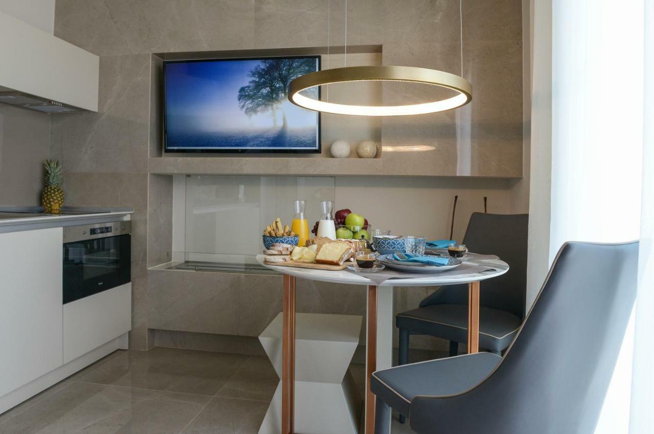 Apartment L - *