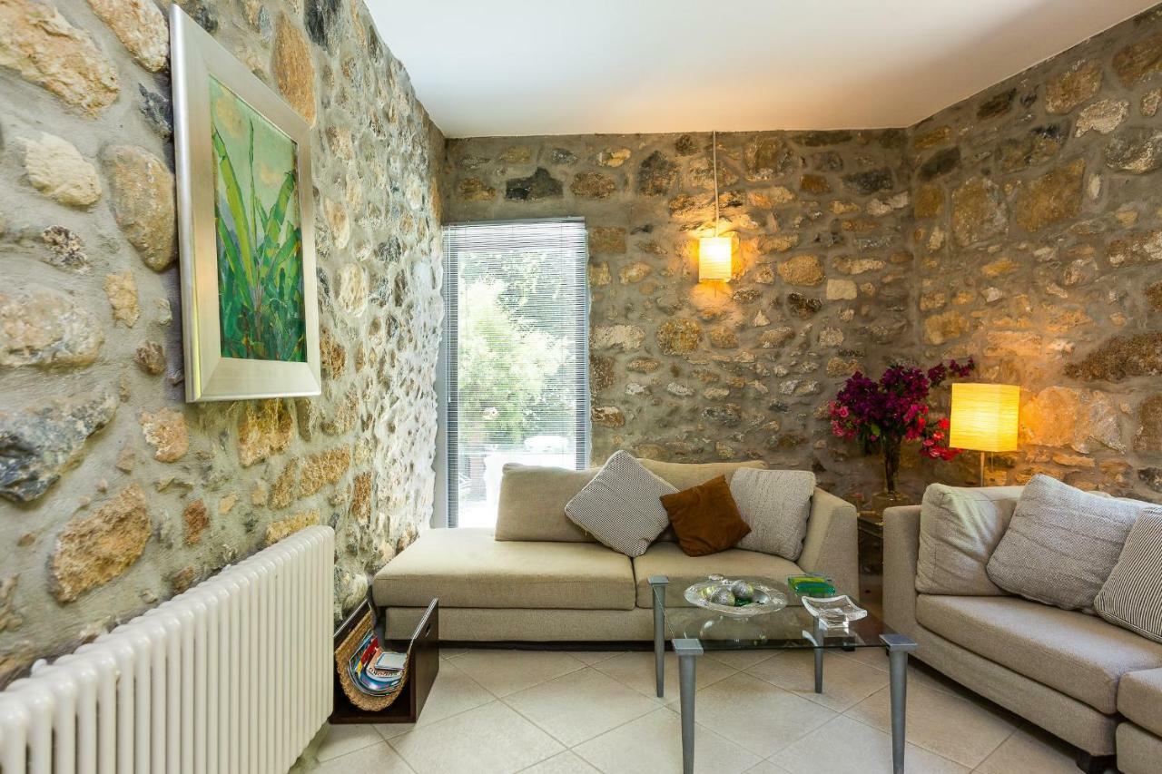 Muazzo Creta Stone House, Nature Escape With Pool, By Thinkvilla *