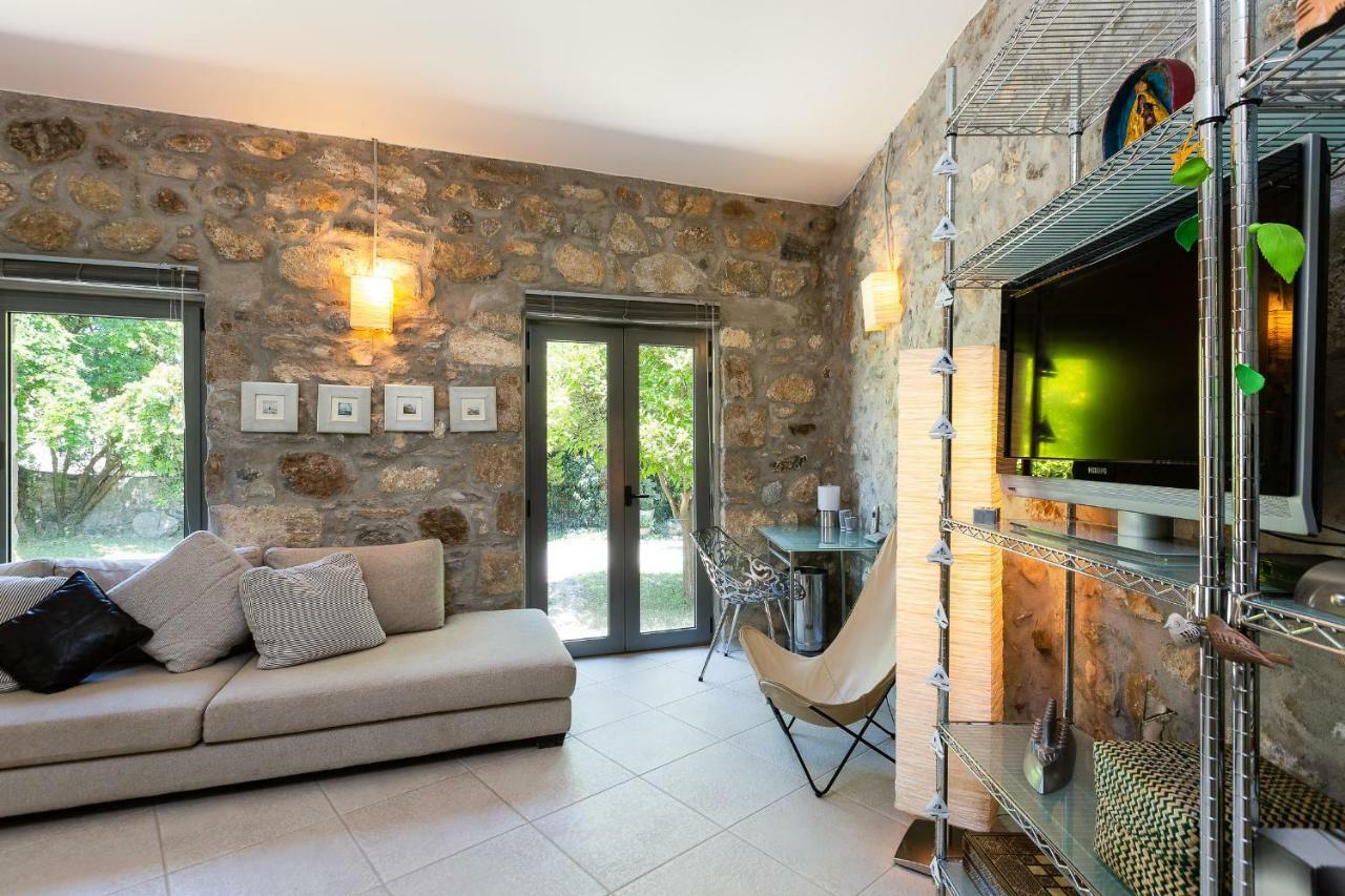 Muazzo Creta Stone House, Nature Escape With Pool, By Thinkvilla
