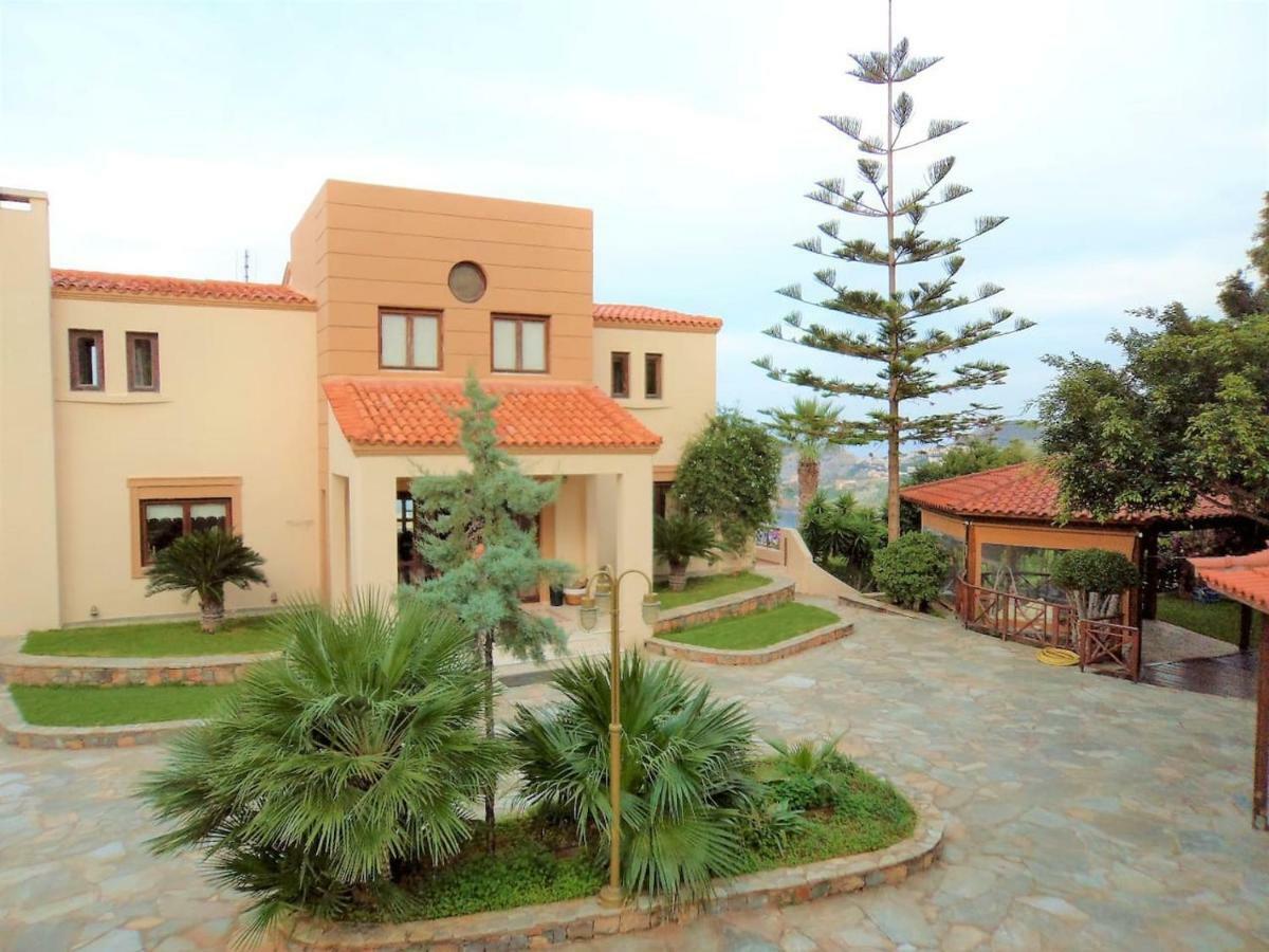 Modern With Gardens And Stunning Views Apartment *