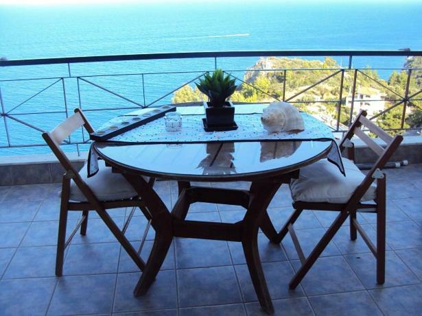 Apartment Sea And Sky Infinity Blue *