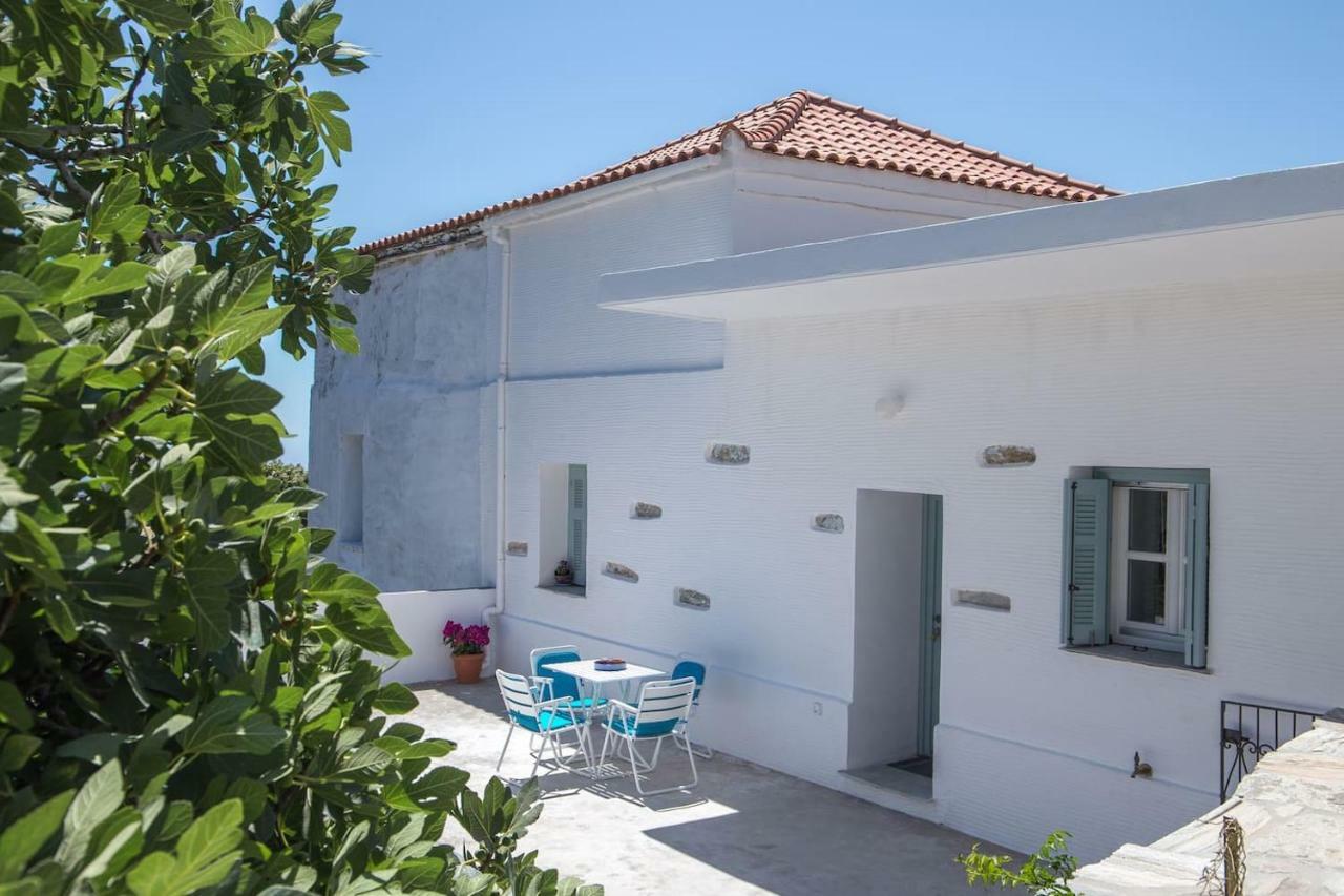 Karastamati's Tower House Apartment