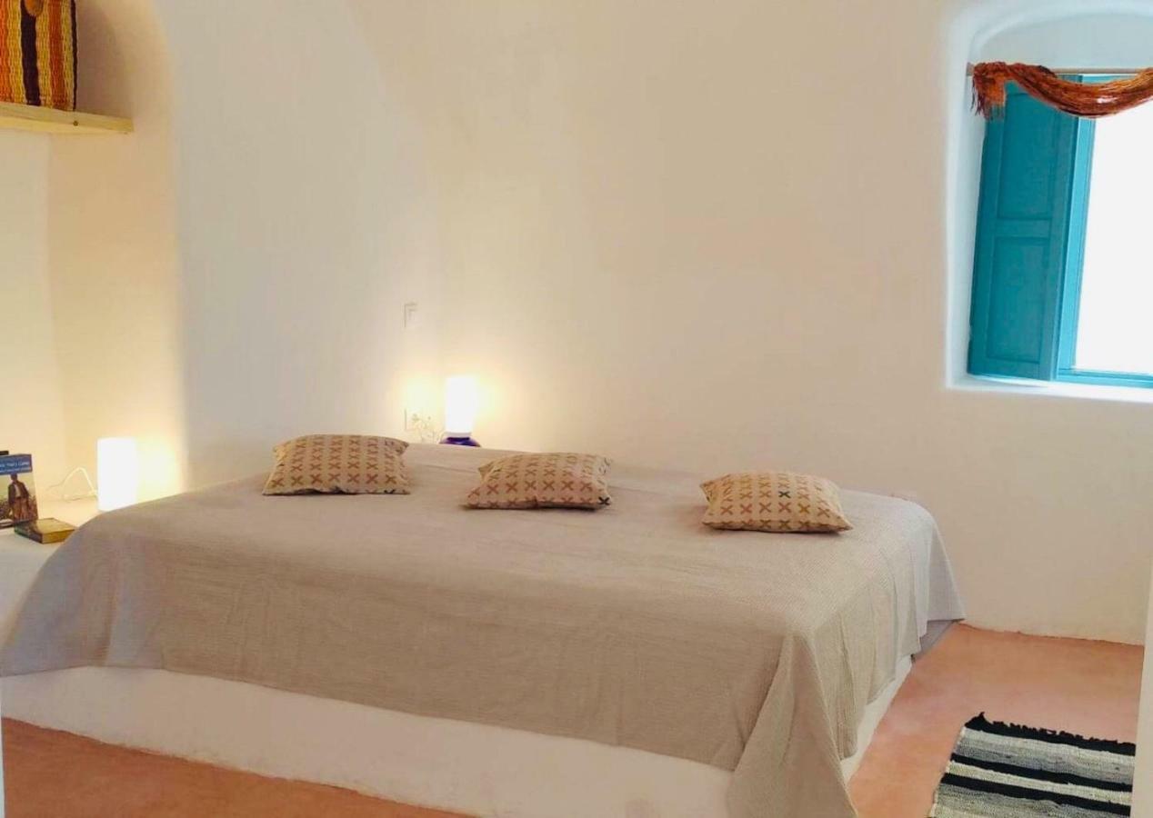 Santorinio Yellow House Holiday home Exo Gonia