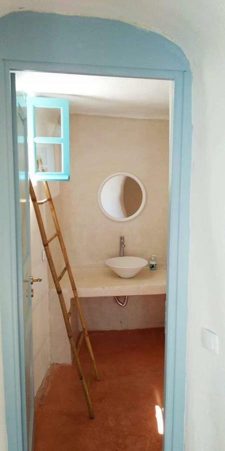 Holiday home Santorinio Yellow House Exo Gonia