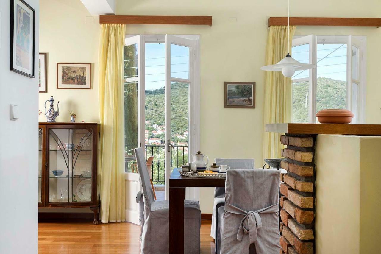 Villa Yellow House Ithaca *