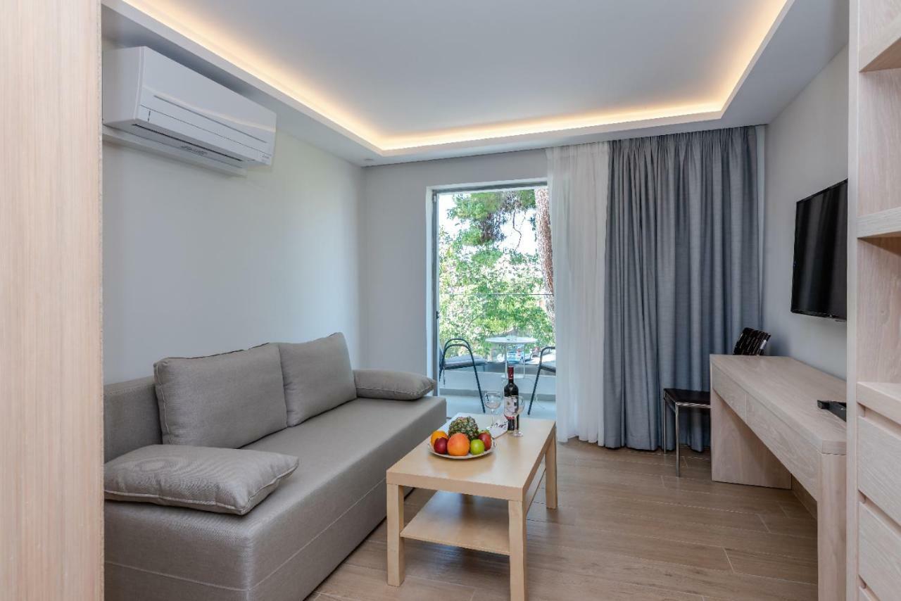 Triton Boutique Hotel 4*