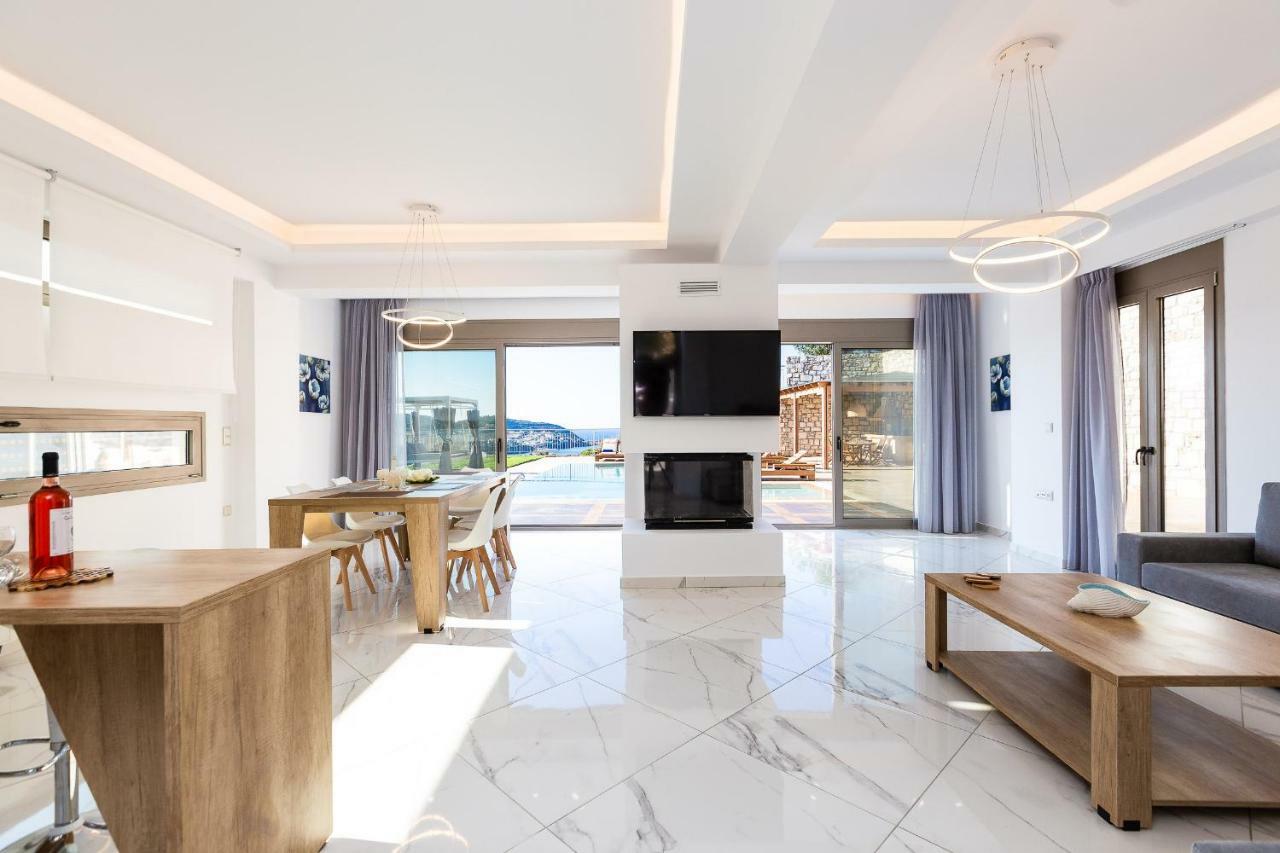 Paris Villa, With Pool, Bbq, Playground & Seaviews, By Thinkvilla Bali (Crete)