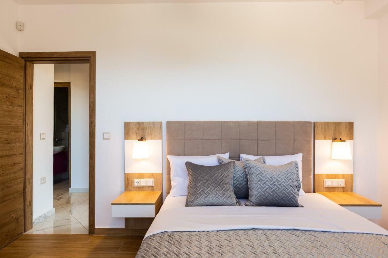 Paris Villa, With Pool, Bbq, Playground & Seaviews, By Thinkvilla Bali (Crete)