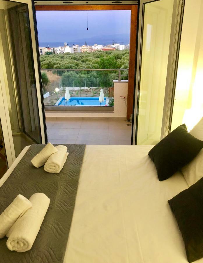 Izabela With Private Pools Apartment Hersonissos (Crete)