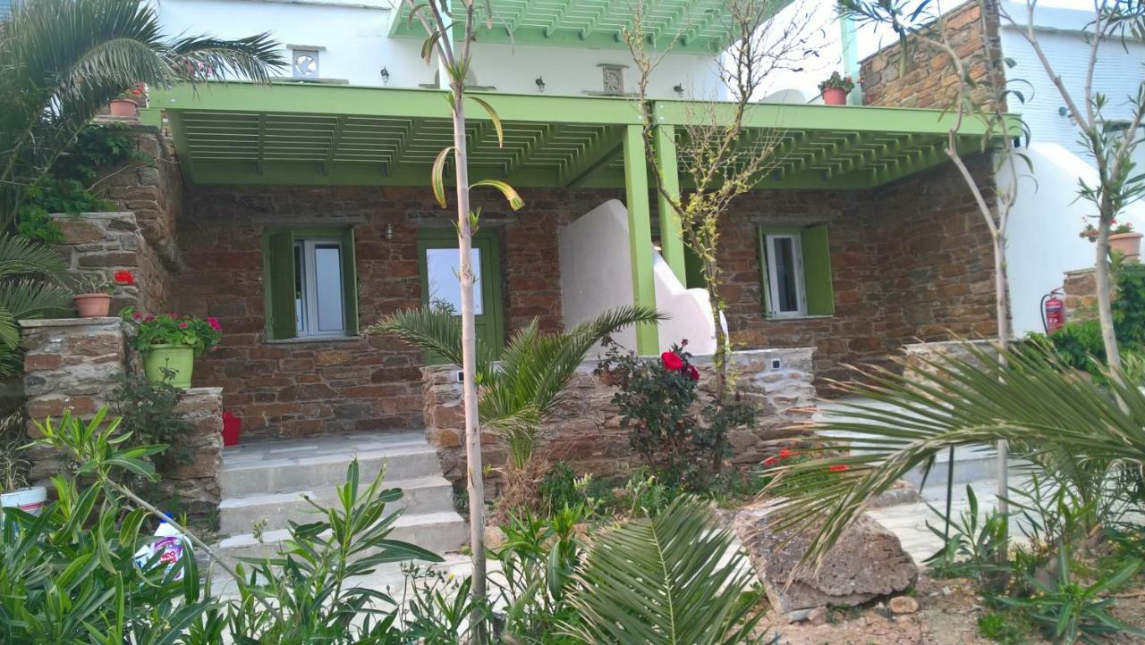Ioanna Tinos Country house *
