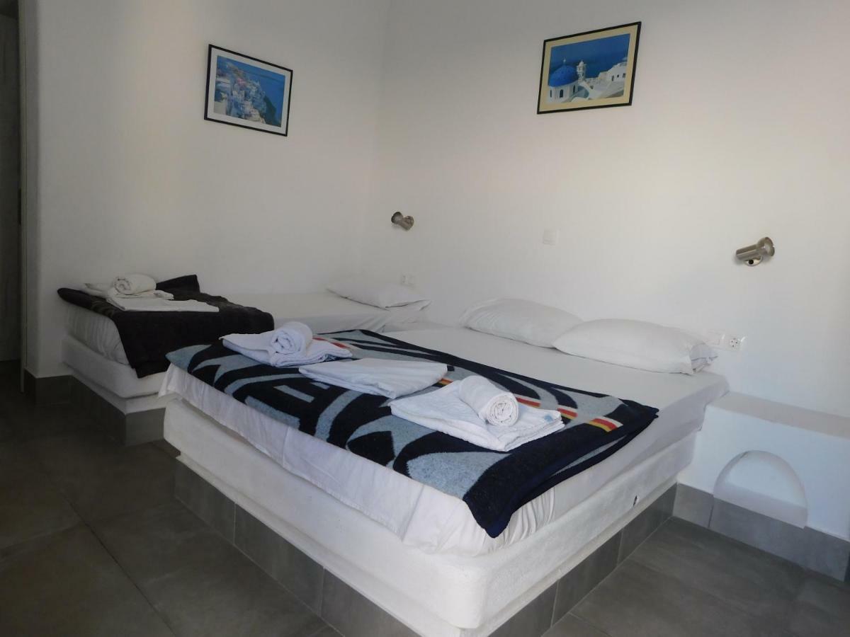 Sea Side Perivolos (Santorini)