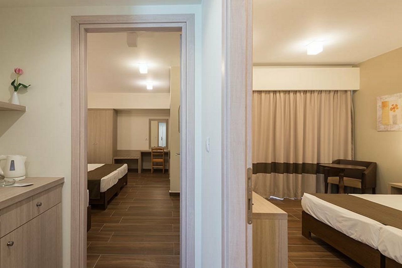 Sandy Hotel 4*