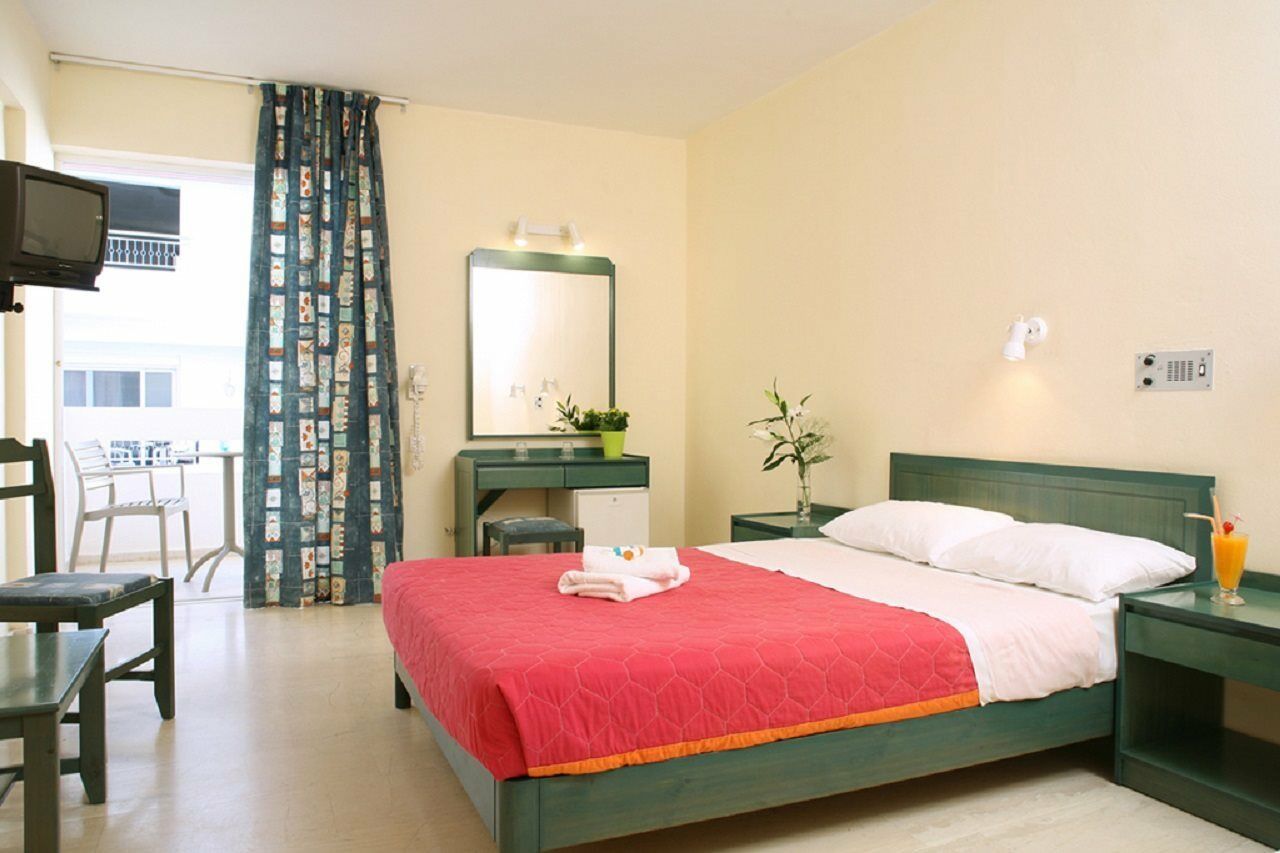 Evelyn Hotel Hersonissos (Crete)