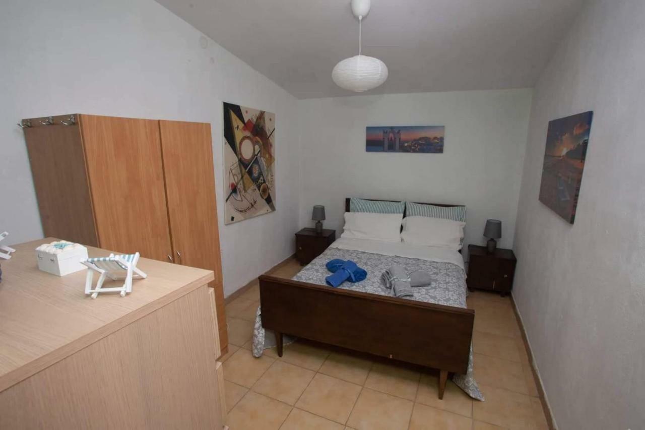 Apartment Airport View House *