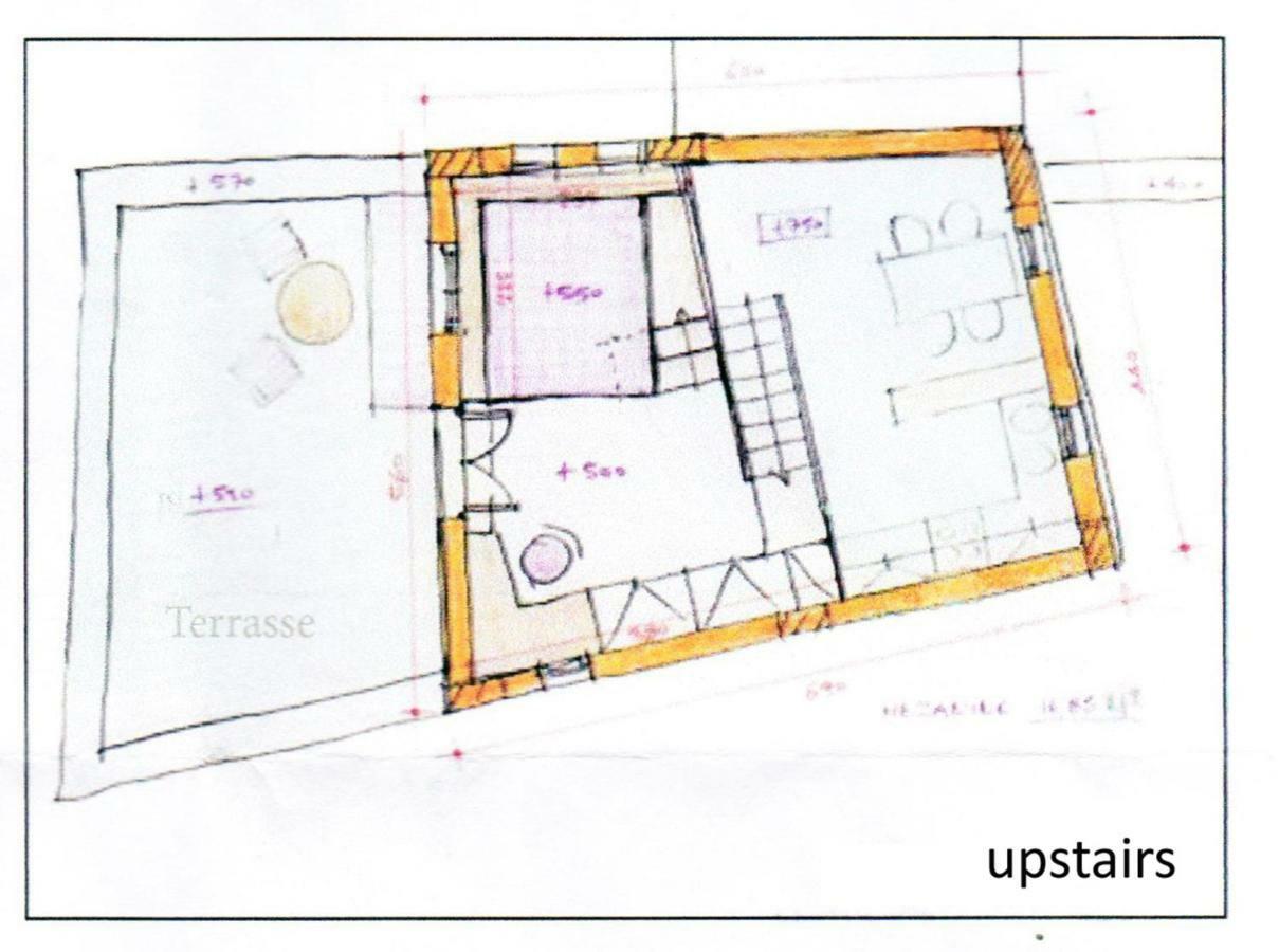 1 Apartment *