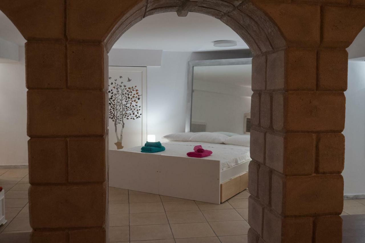 Tranquil Infinity Pool Getaway Apartment