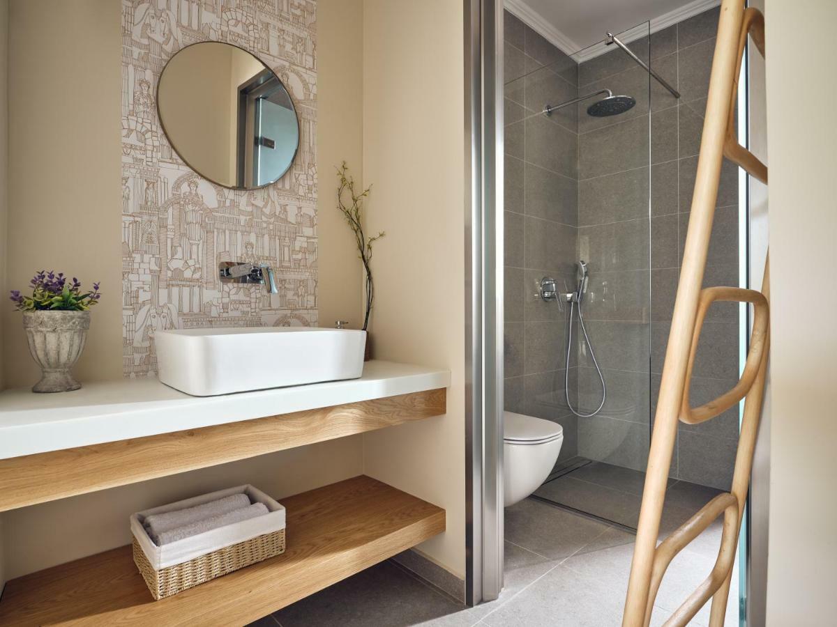 Thea Lux Villa *