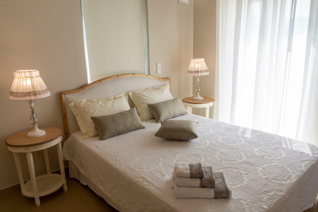 Elli Villa Agioi Apostoloi (Attica)