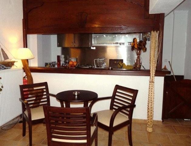 Ikosimo Inn Milina
