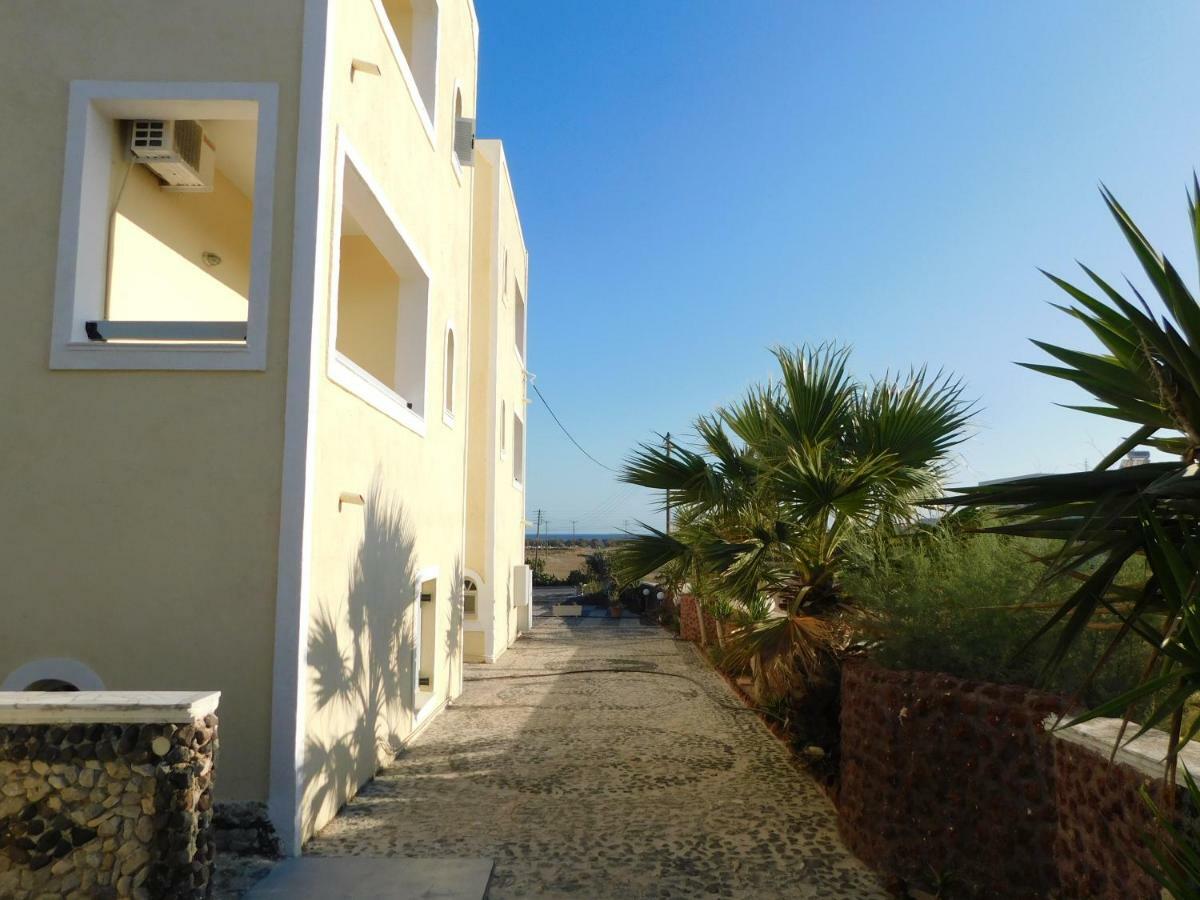 Sea Side 2* Perivolos (Santorini)