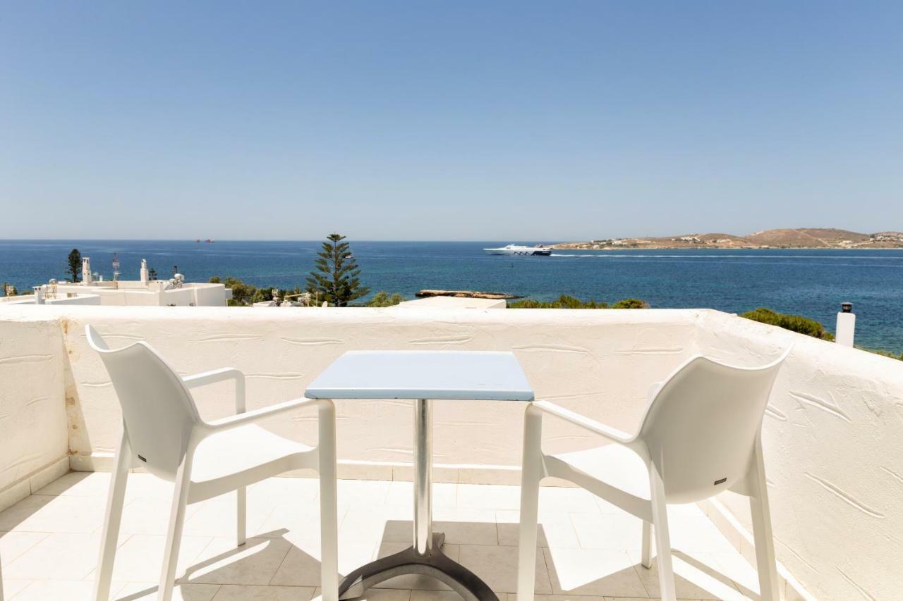 Stratos & 3* Parikia (Paros)