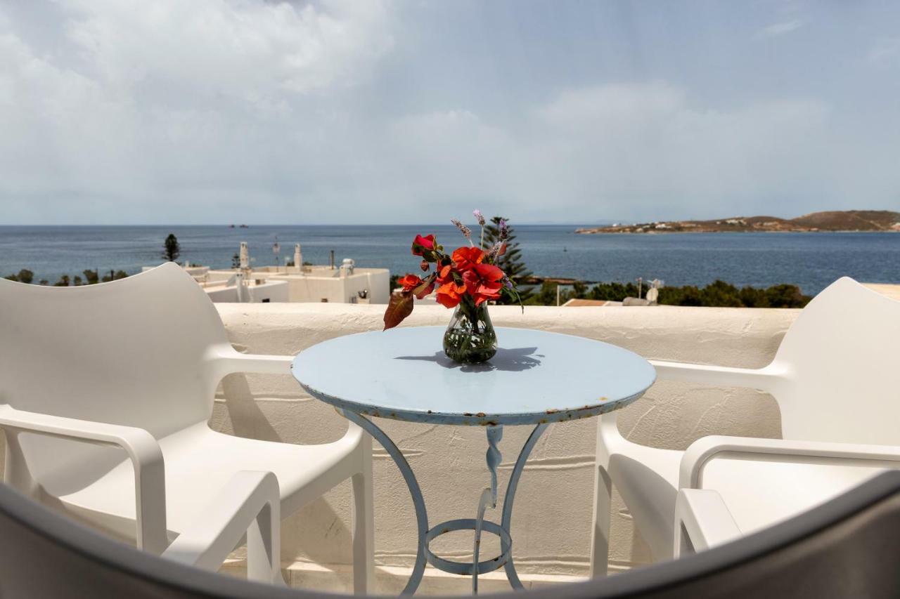 Stratos & 3* Parikia (Paros)
